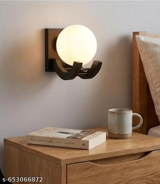 Modern Wall Sconce with Round Globe Light – Elegant & Minimalist Wall Lamp